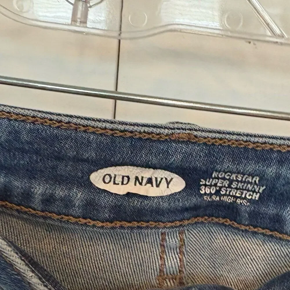 Old Navy Rockstar Super Skinny Jeans Size 4‎